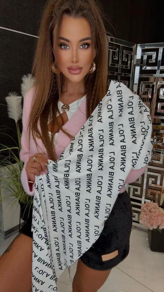 Lola Bianka “LB” sál